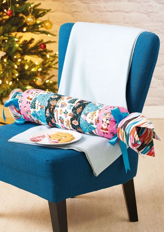 Sew 129 Xmas 19 Cracker Cushion Sew 129 Xmas 19 Cracker Cushion