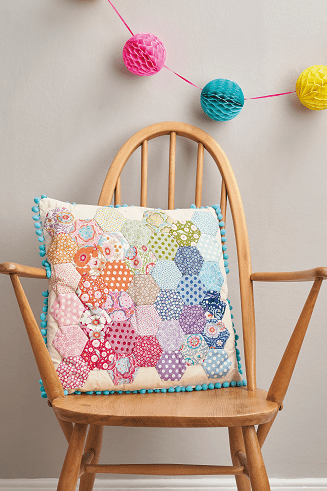 Sew 144 December 20 Honeycomb Cushion Sew 144 December 20 Honeycomb Cushion