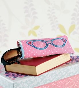 Lunchtime Make: Embroidered Glasses Case Lunchtime Make: Embroidered Glasses Case