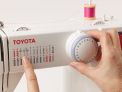 Threading your sewing machine Threading your sewing machine