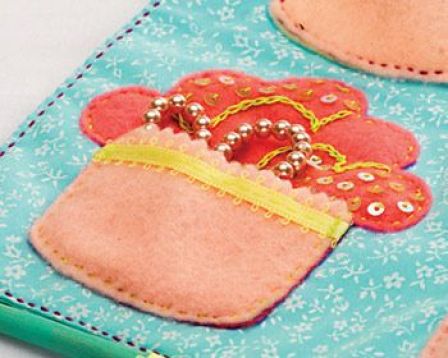 Applique Cupcake Wall Hanging