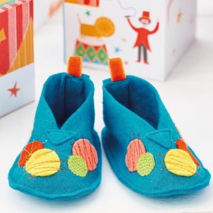 Felt baby booties pattern hotsell