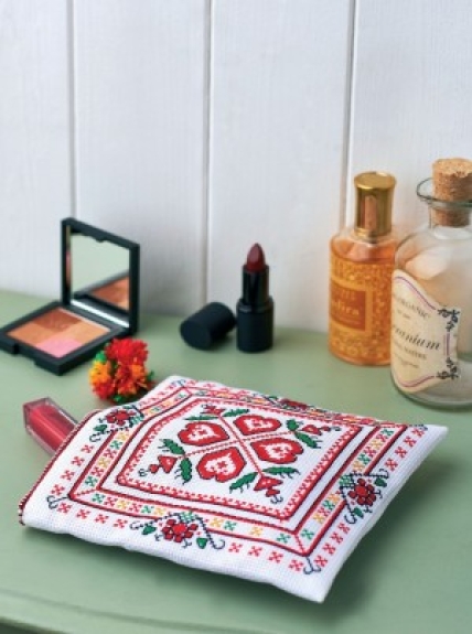Bulgarian cross stitch makeup purse