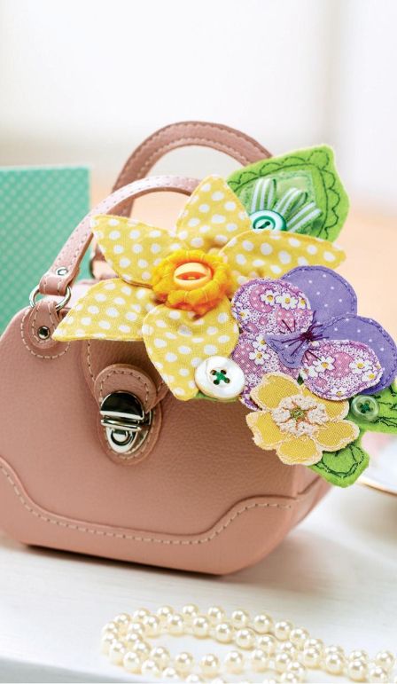 Floral Brooch and Card for Mum