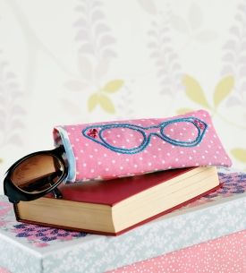 Lunchtime Make: Embroidered Glasses Case Lunchtime Make: Embroidered Glasses Case
