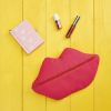 Kissable Clutch