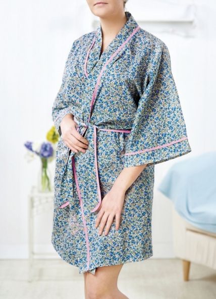 No-pattern dressing gown