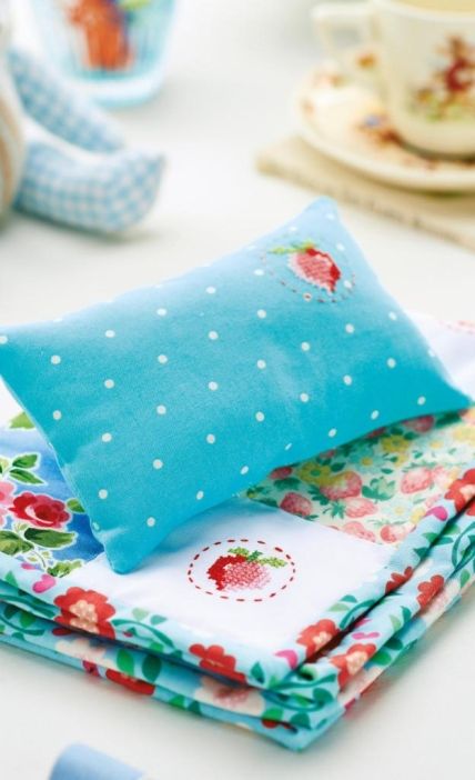 Dolls quilt and pillow hotsell set