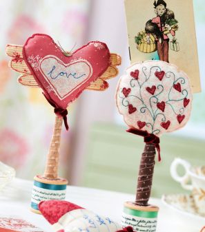 Vintage Heart-shaped Photo Holders