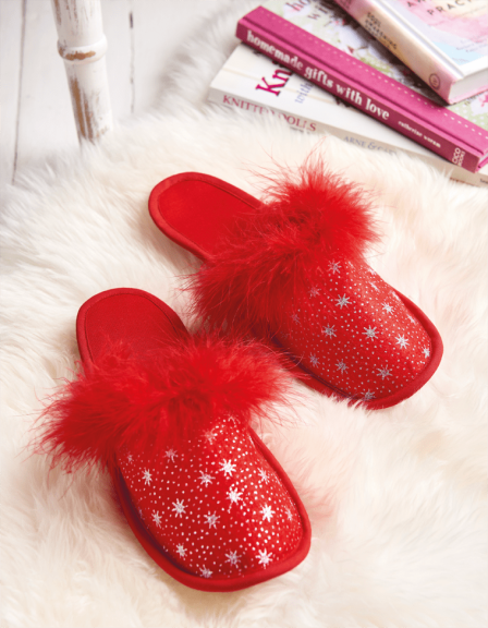 Christmas Fluffy Slippers Sewing Pattern