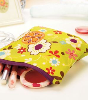 Embellished pouch set