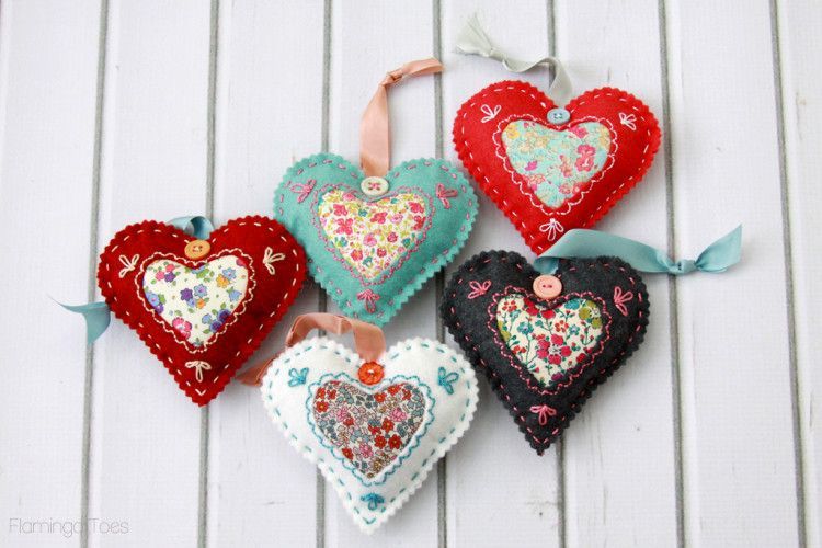 Make valentine fabric hearts