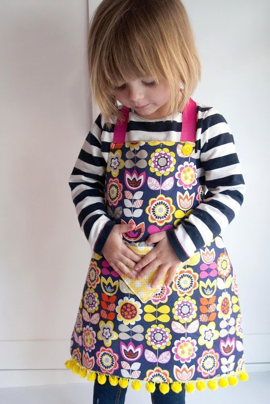 Kids apron free sewing pattern