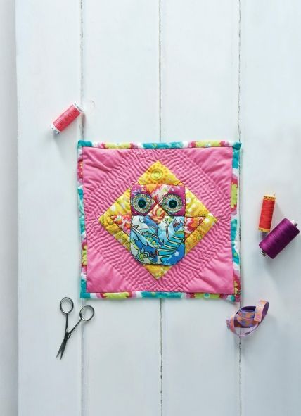 http://www.sewmag.co.uk/images/made/images/uploads/patterns/Owl_Block_1_428_591_s_c1.jpg