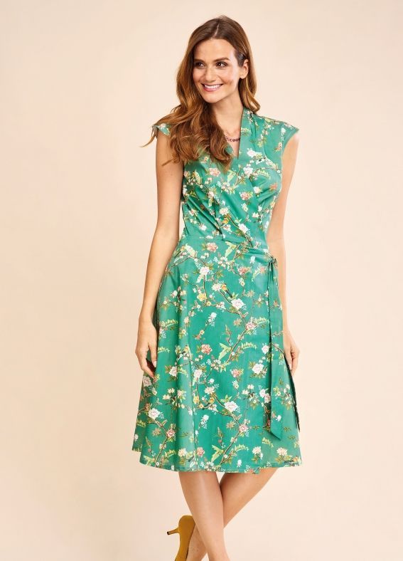 What dress do I need? What dress do I need?