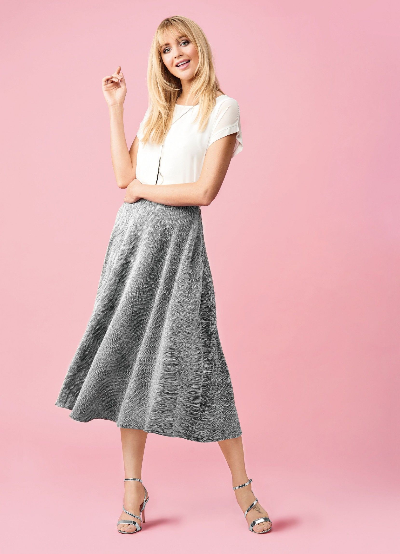 Simple Midi Skirt - Free sewing patterns - Sew Magazine