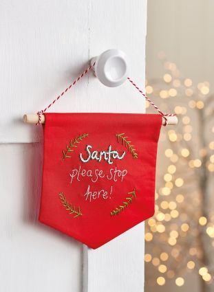 Sew 168 Xmas 22 Santa Stop Sign