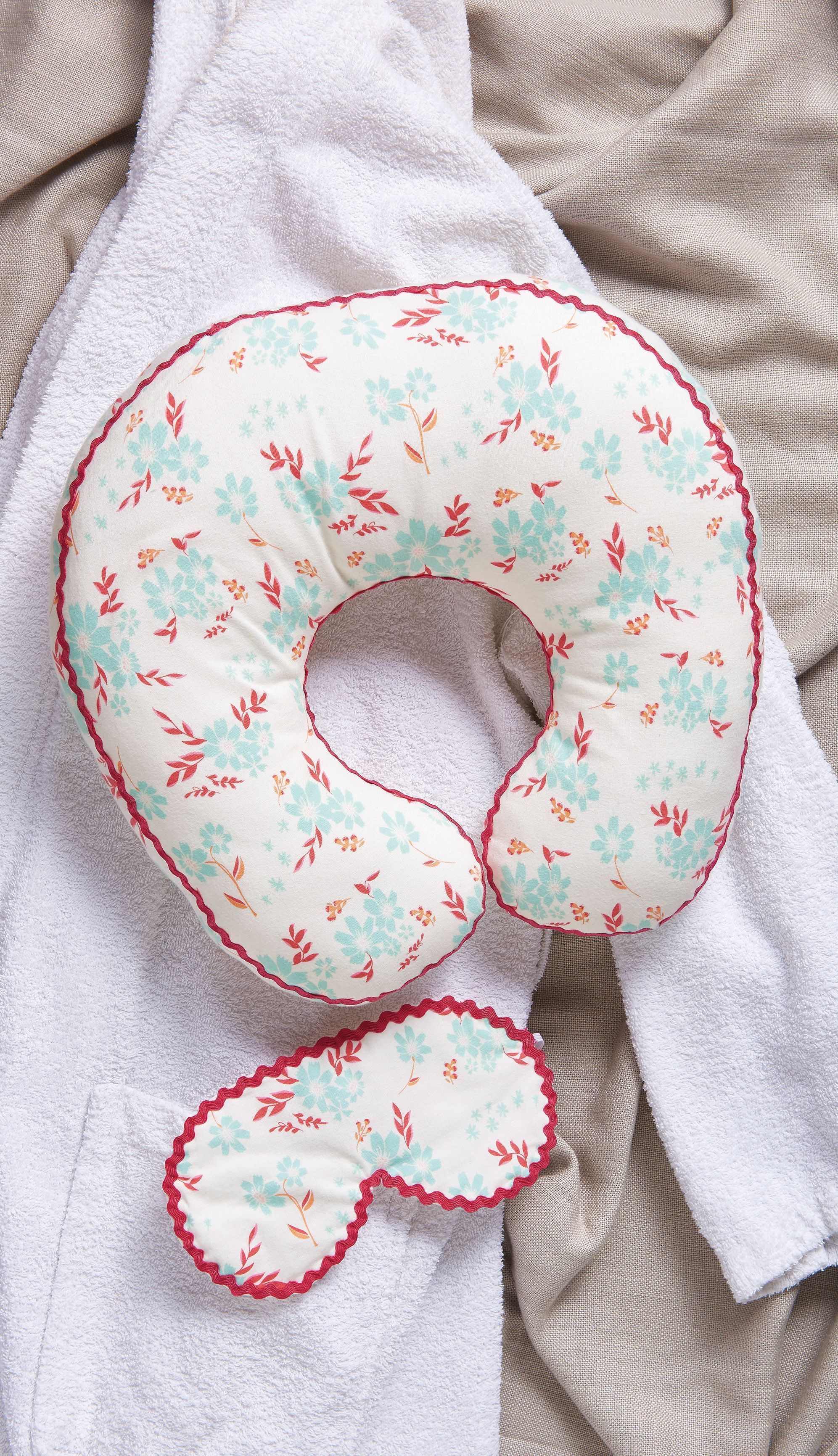 Neck Pillow & Eye Mask Sew 113 August 18 Magazine Templates Sew